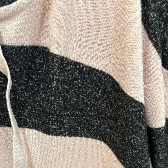 Market & Spruce Pink and Black Knit Hoodie Medium - Picture 4 of 9